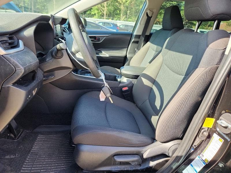 2022 TOYOTA RAV4 LE 7