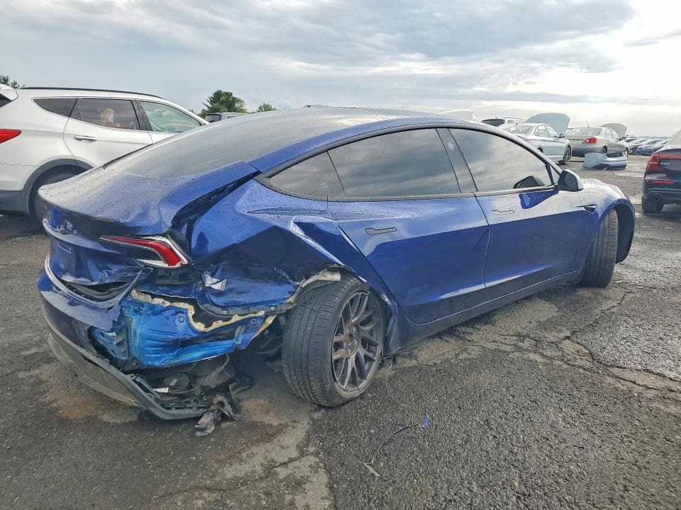 2025 TESLA MODEL 3 3