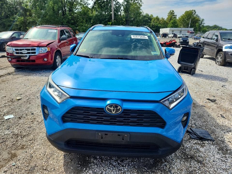 2019 TOYOTA RAV4 XLE 5