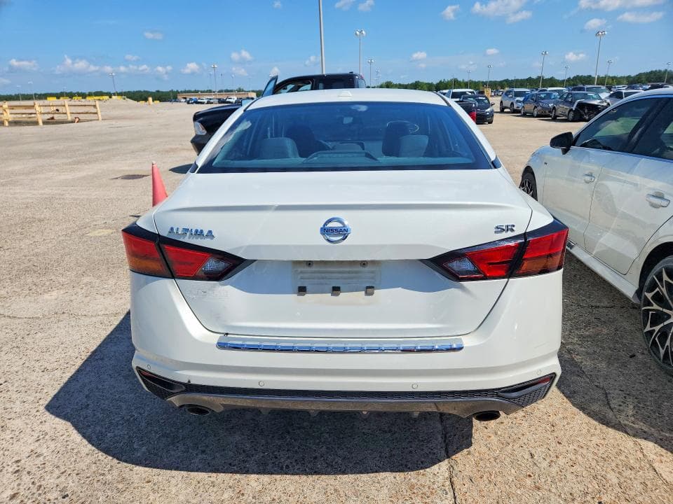 2022 NISSAN ALTIMA SR 6