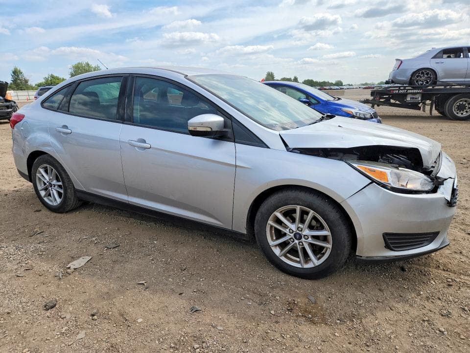 2017 FORD FOCUS SE 4