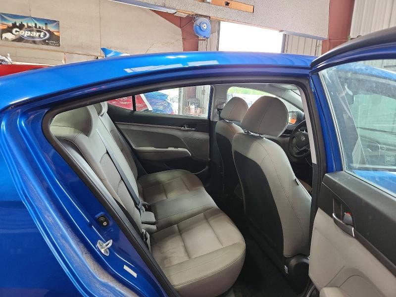 2017 HYUNDAI ELANTRA SE 10
