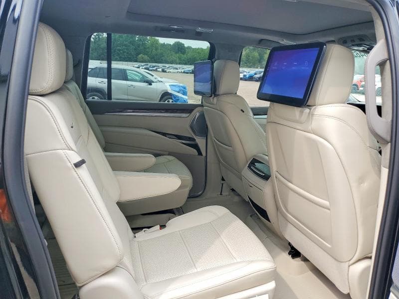 2026 CADILLAC ESCALADE ESV PLATINUM LUXURY 11
