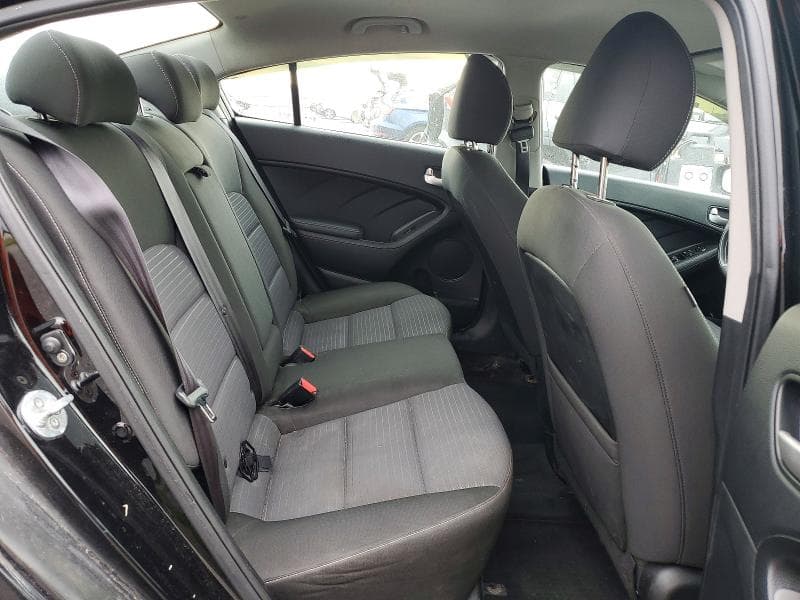 2017 KIA FORTE LX 10