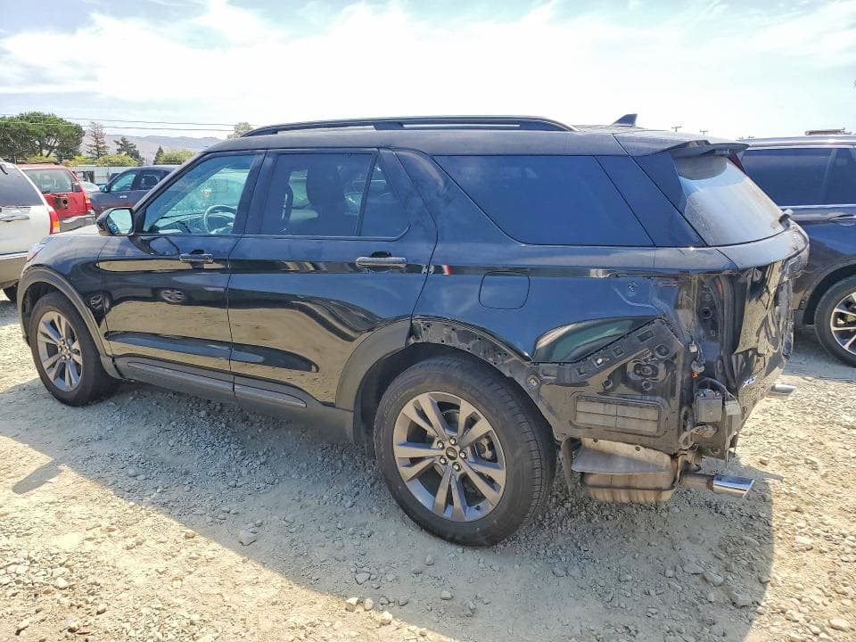 2022 FORD EXPLORER XLT 2