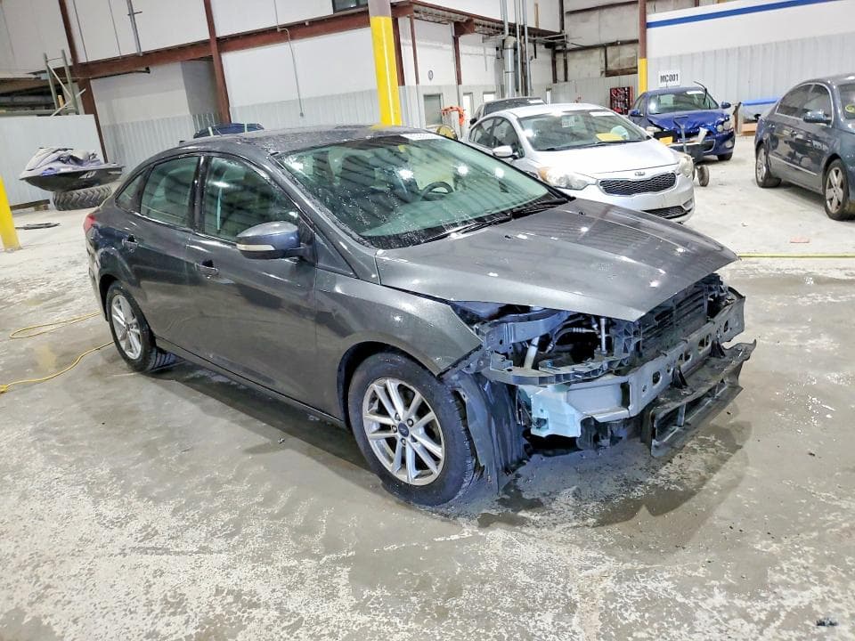 2017 FORD FOCUS SE 4