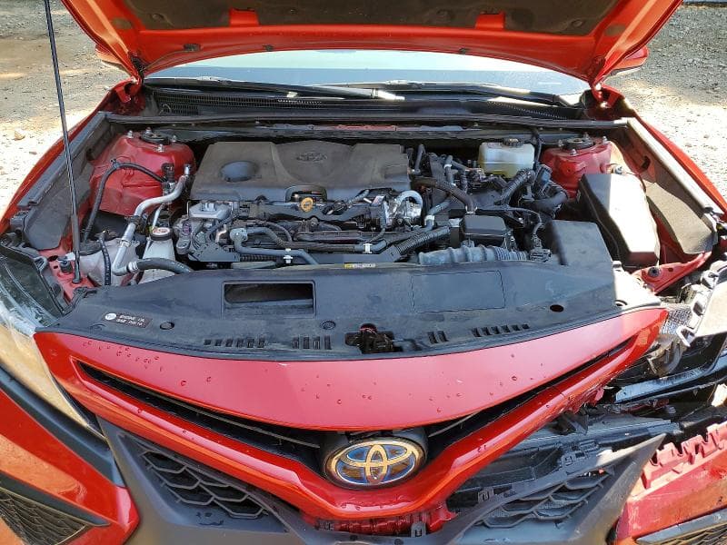 2022 TOYOTA CAMRY HYBRID SE 11