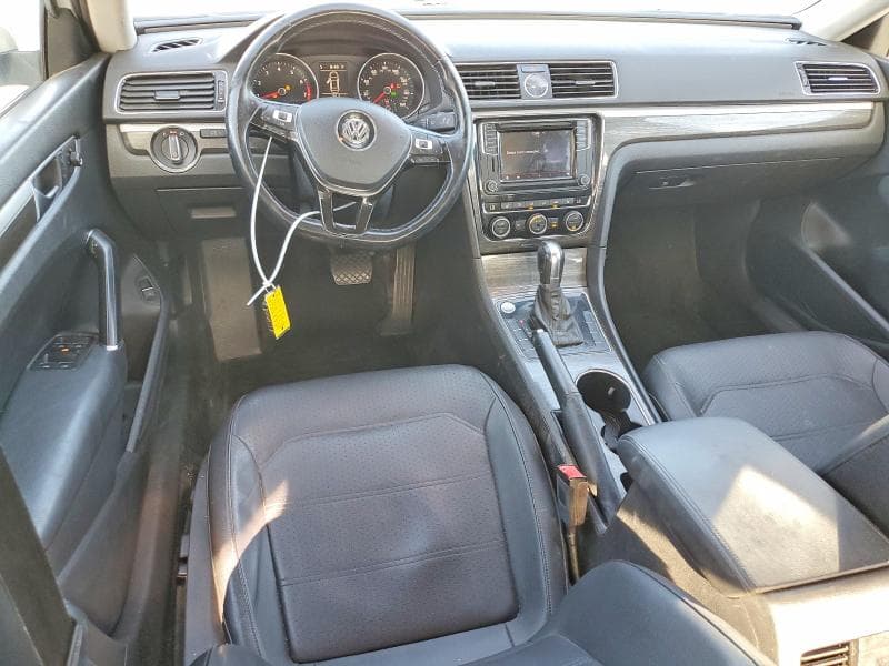2017 VOLKSWAGEN PASSAT SE 8