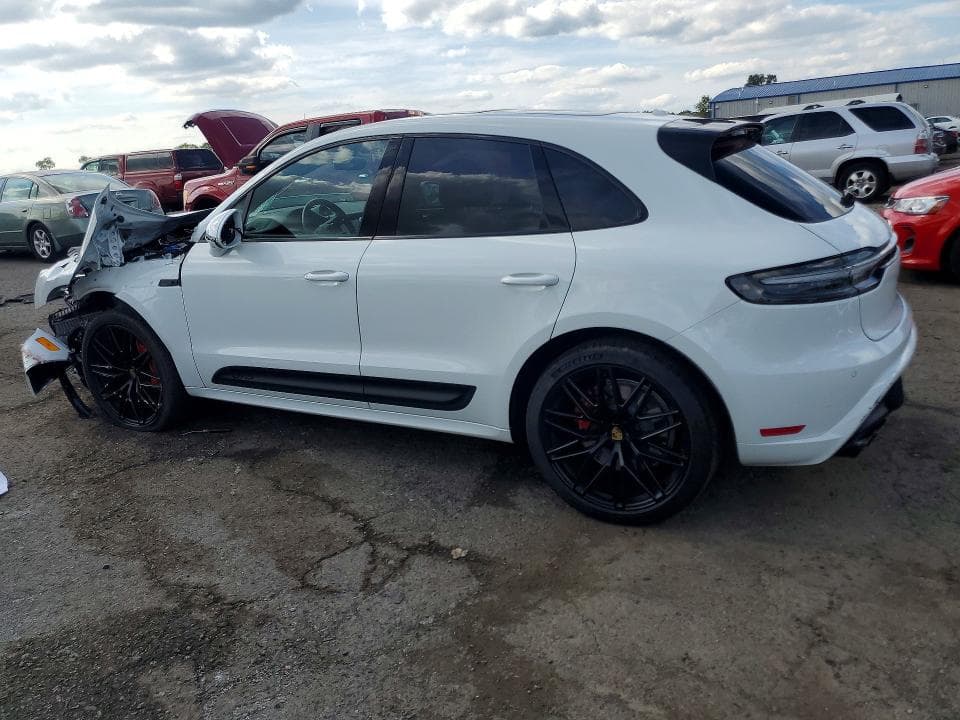 2026 PORSCHE MACAN GTS 2