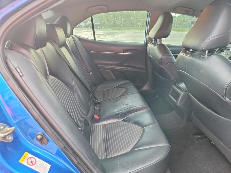 2019 TOYOTA CAMRY SE 10
