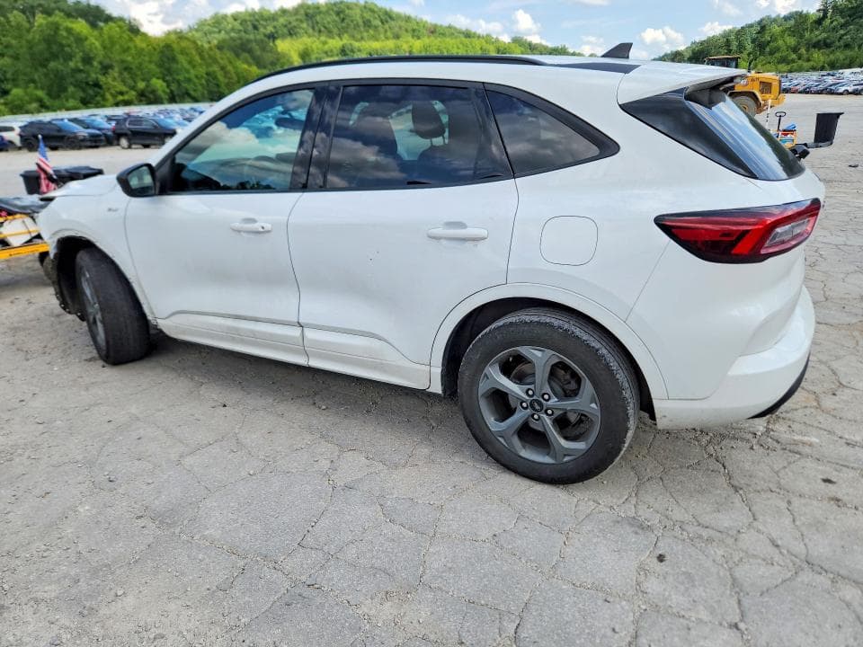 2023 FORD ESCAPE ST LINE 2