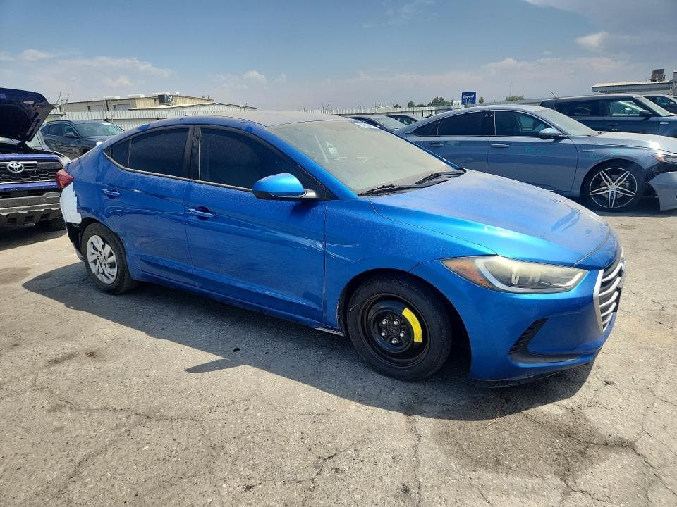 2017 HYUNDAI ELANTRA SE 4