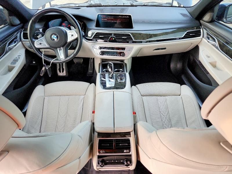 2021 BMW 750 XI 8