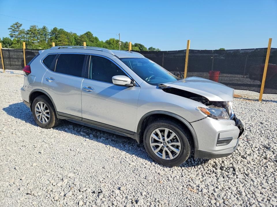 2017 NISSAN ROGUE SV 4