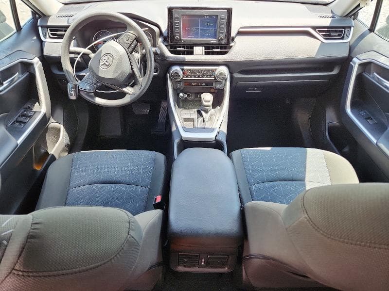 2022 TOYOTA RAV4 XLE 8