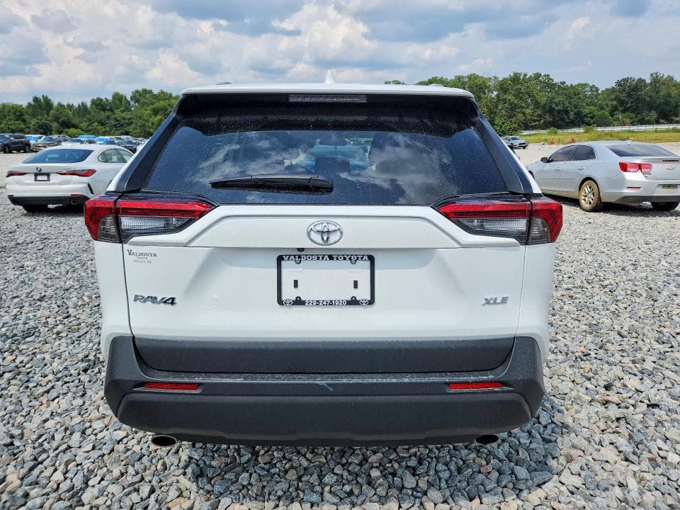2023 TOYOTA RAV4 XLE 6