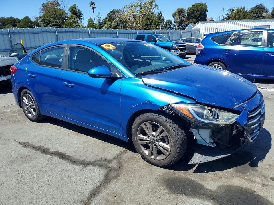 2017 HYUNDAI ELANTRA SE 4