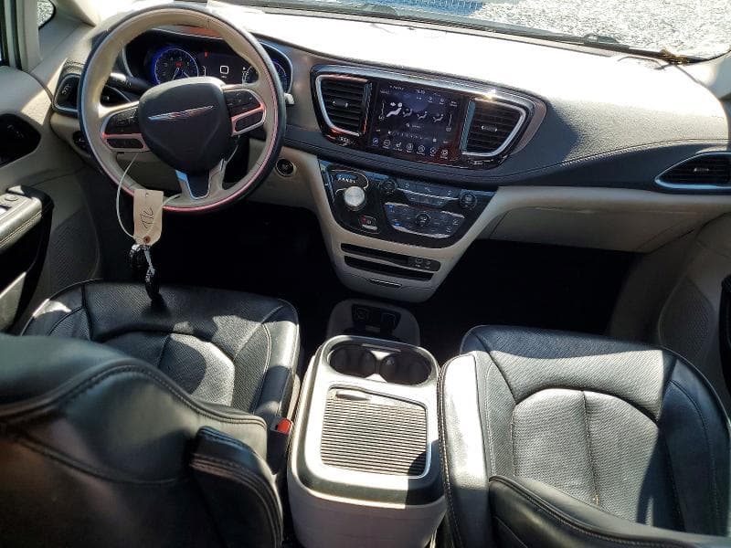 2019 CHRYSLER PACIFICA LIMITED 8