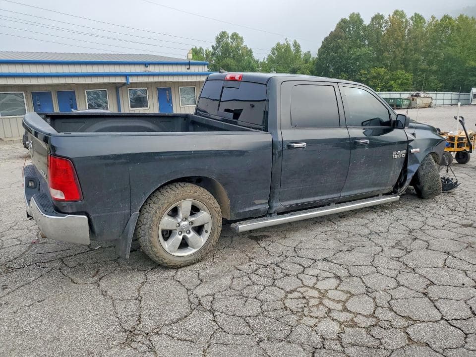 2017 RAM 1500 SLT 3