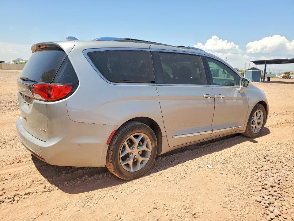 2017 CHRYSLER PACIFICA LIMITED 3
