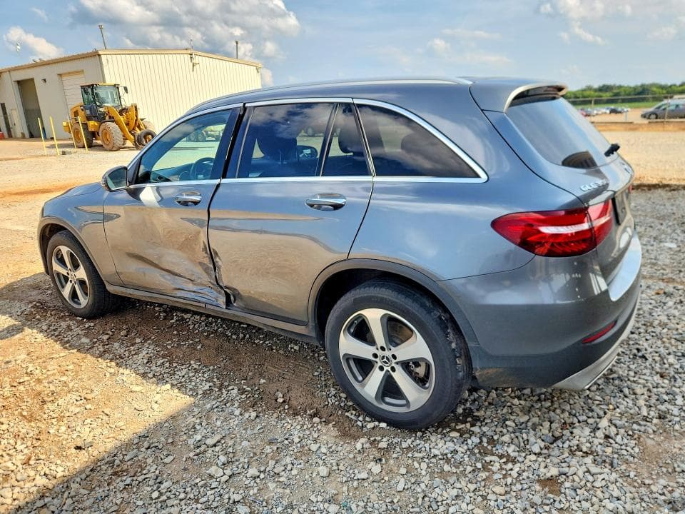 2017 MERCEDES-BENZ GLC 300 2