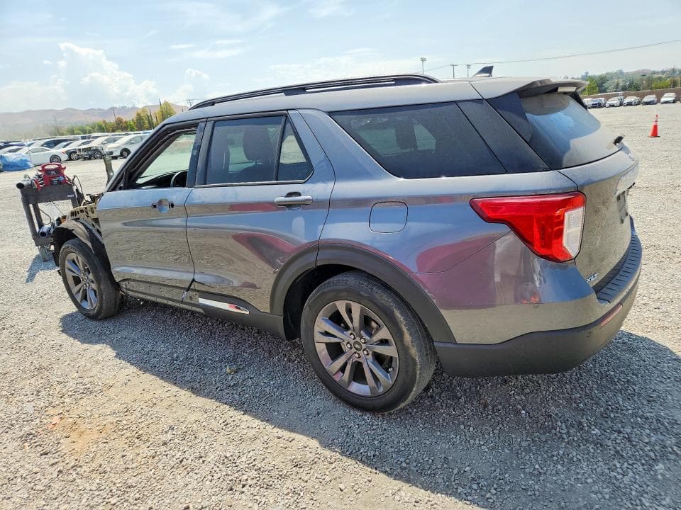 2022 FORD EXPLORER XLT 2