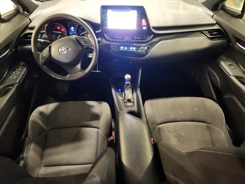 2019 TOYOTA C-HR LE 8