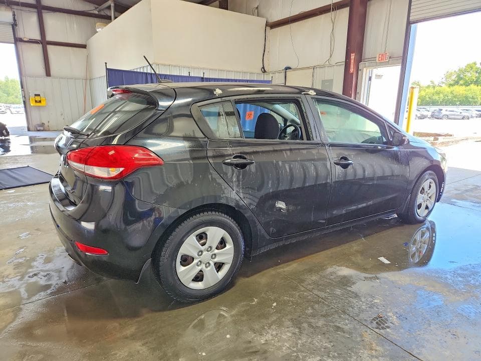 2017 KIA FORTE5 LX 3