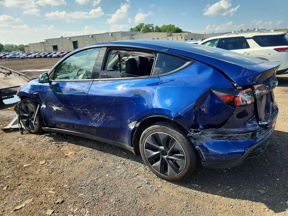 2025 TESLA MODEL Y 2