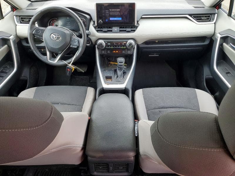 2024 TOYOTA RAV4 XLE 8