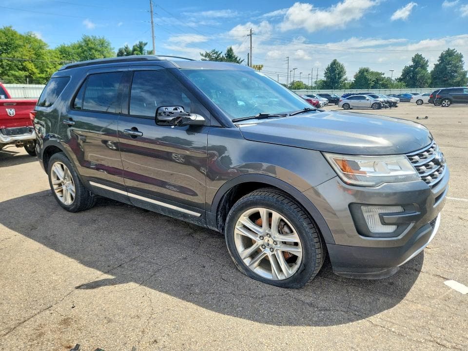 2017 FORD EXPLORER XLT 4