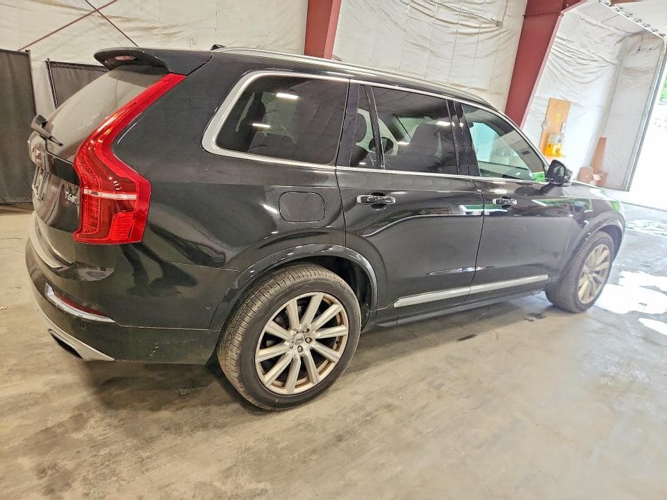 2017 VOLVO XC90 T6 3