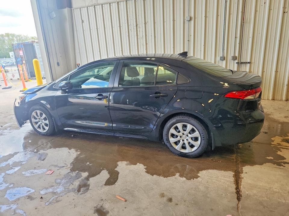 2022 TOYOTA COROLLA LE 2