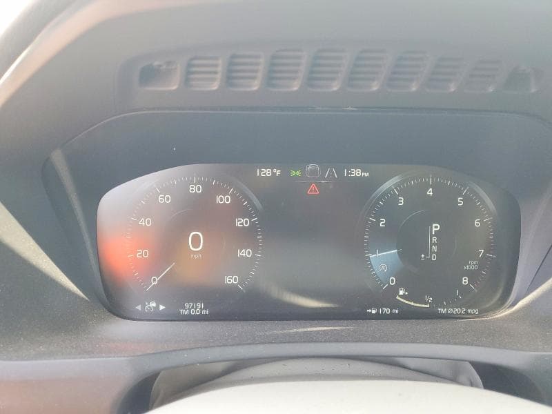 2020 VOLVO XC90 T6 MOMENTUM 9