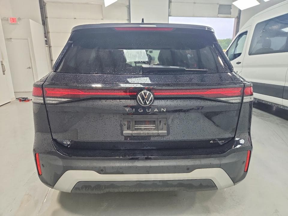 2026 VOLKSWAGEN TIGUAN SE 6