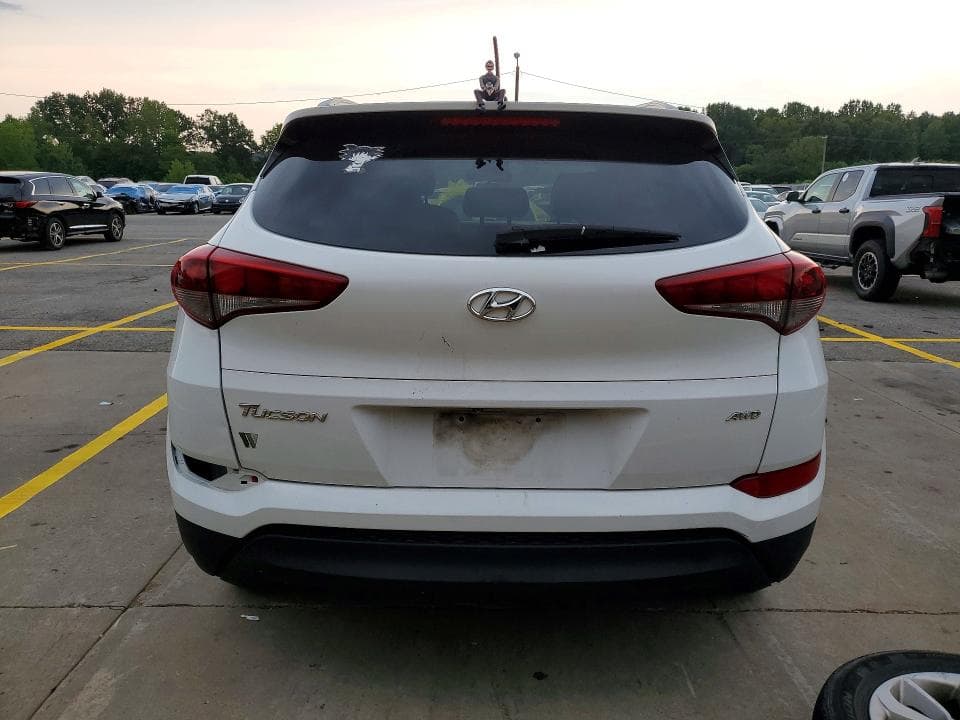 2017 HYUNDAI TUCSON SE 6