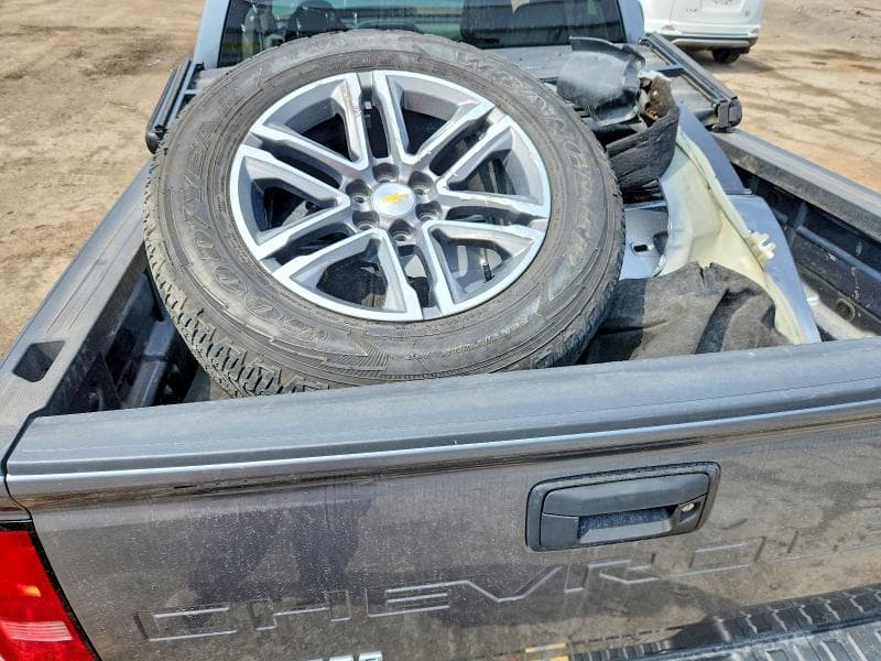 2022 CHEVROLET COLORADO 13
