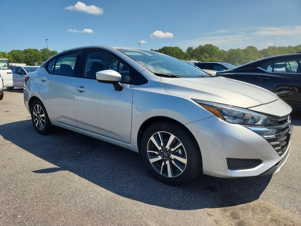 2025 NISSAN VERSA SV 4