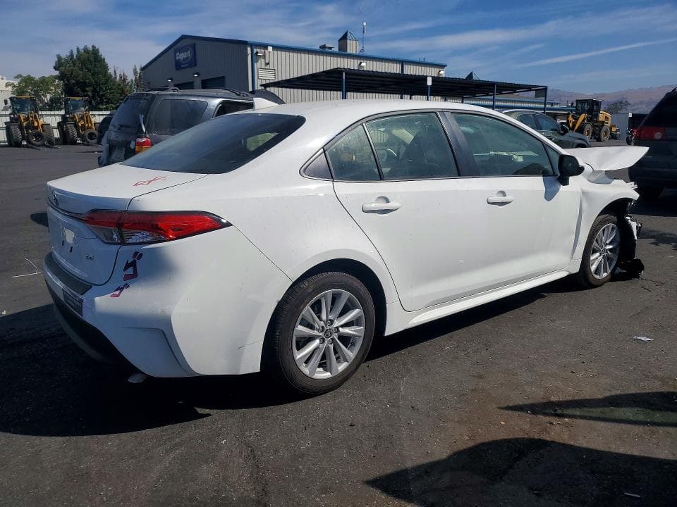 2026 TOYOTA COROLLA LE 3