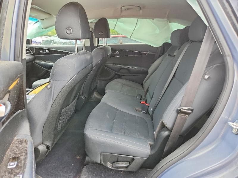 2020 KIA SORENTO LX 11