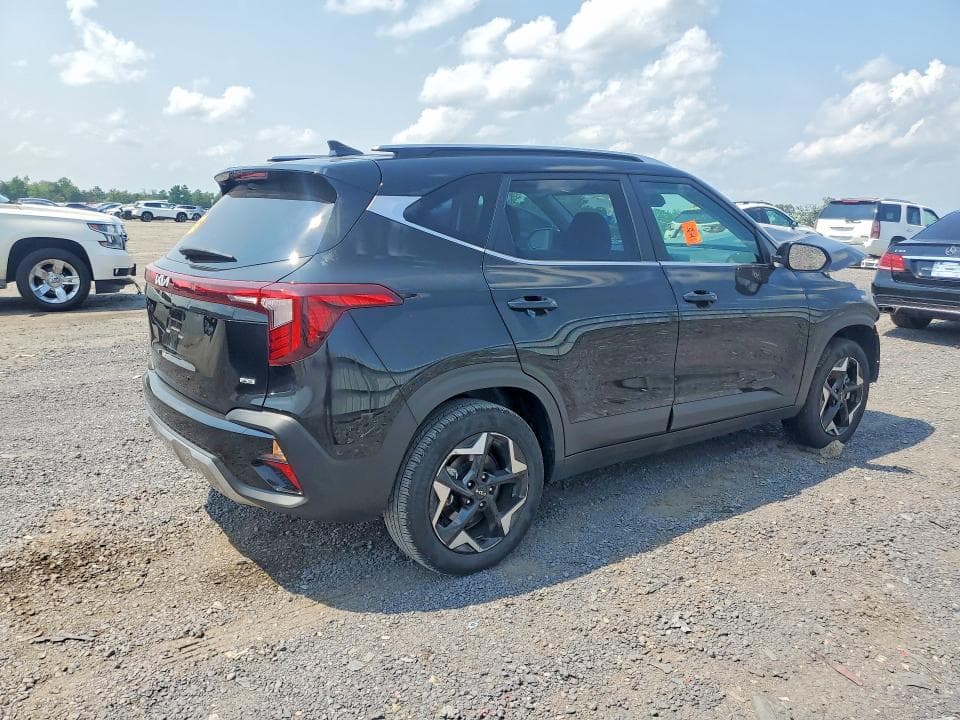 2025 KIA SELTOS EX 3