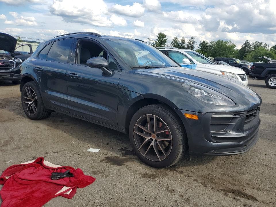 2025 PORSCHE MACAN BASE 4