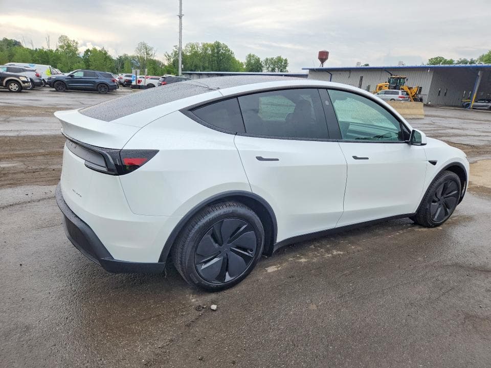 2026 TESLA MODEL Y 3