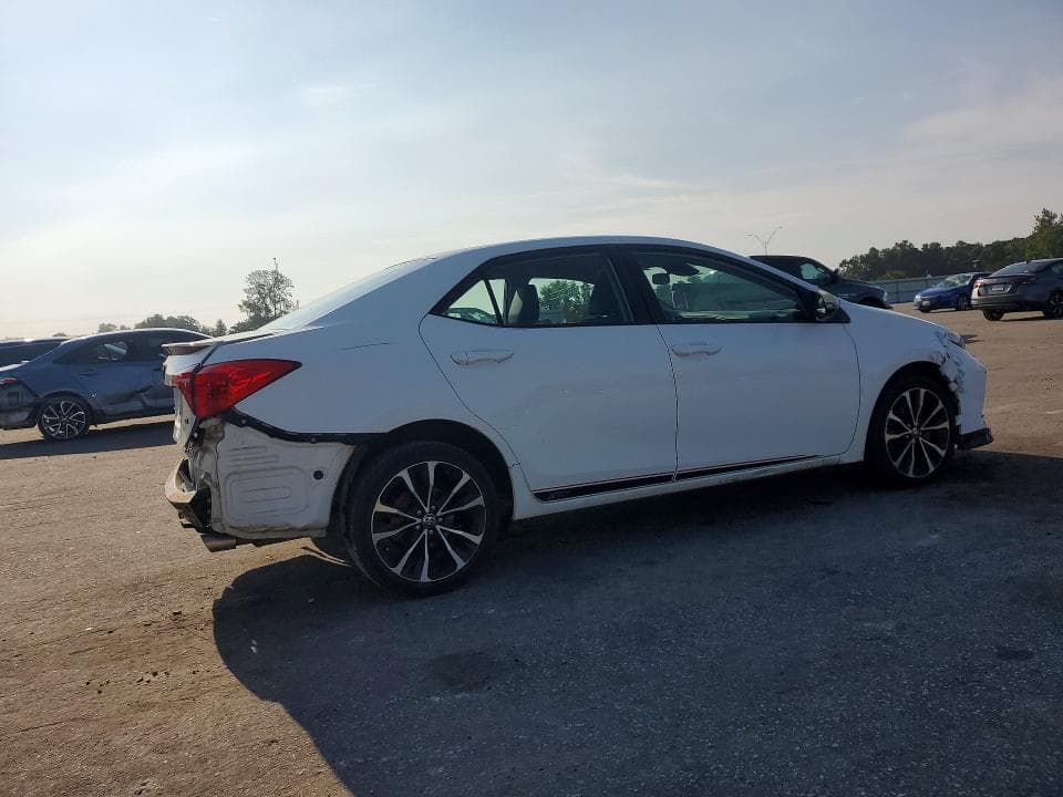 2017 TOYOTA COROLLA SE 3