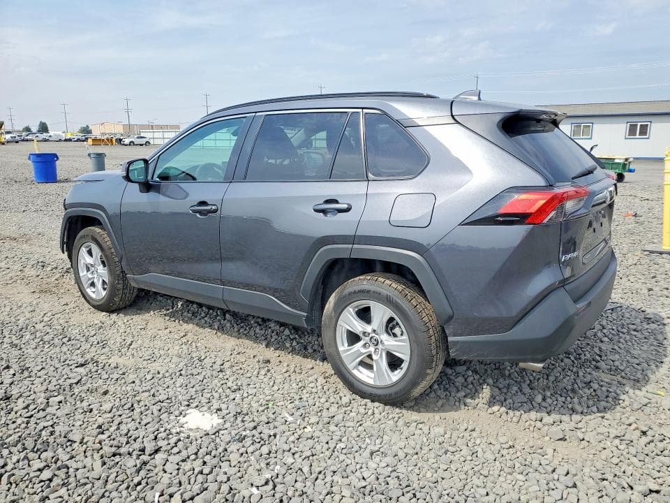 2020 TOYOTA RAV4 XLE 2