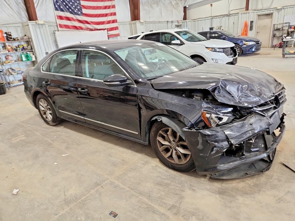 2017 VOLKSWAGEN PASSAT S 4