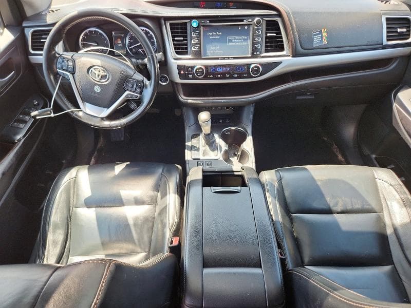 2017 TOYOTA HIGHLANDER XLE 8