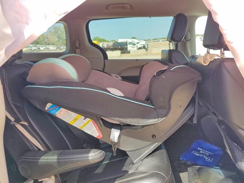 2023 CHRYSLER PACIFICA TOURING L 11