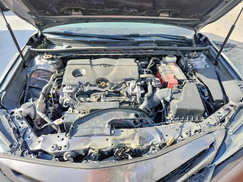 2018 TOYOTA CAMRY SE 11