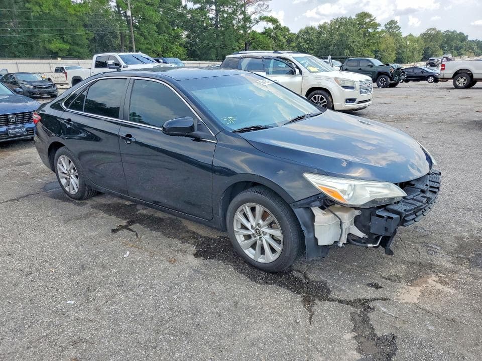 2017 TOYOTA CAMRY LE 4